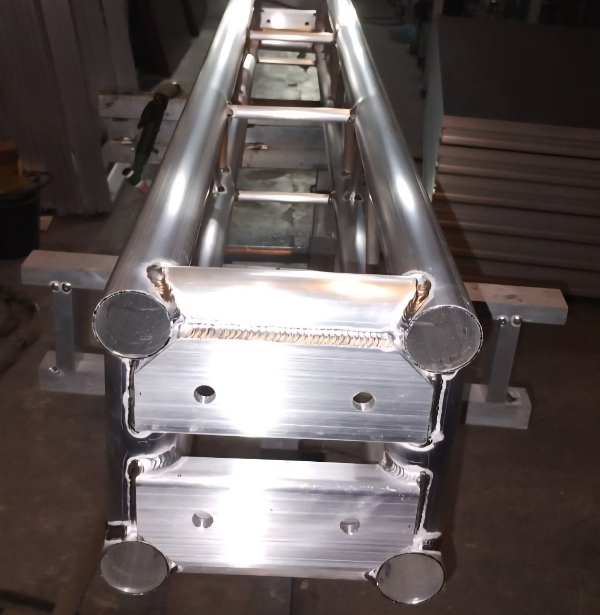 Box Truss D-25 da LINNEAR Estruturas